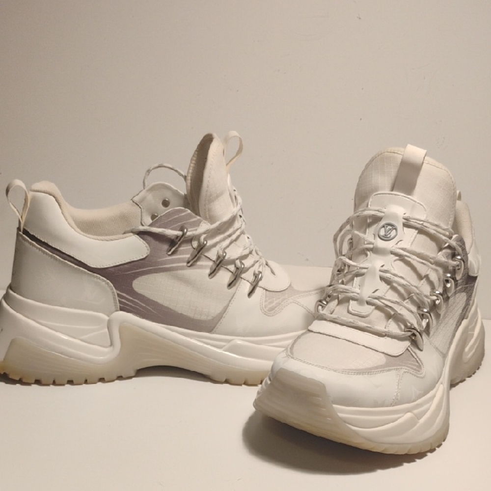 Louis Vuitton Run Away Pulse Sneakers Men's Size 10 🔥🔥🔥 - Picture 1 of 16